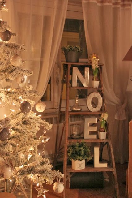 7 Reason that ladders are the coolest thing to decorate this Christmas