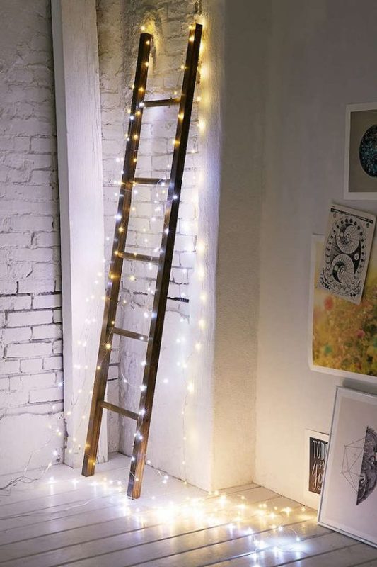 7 Reason that ladders are the coolest thing to decorate this Christmas