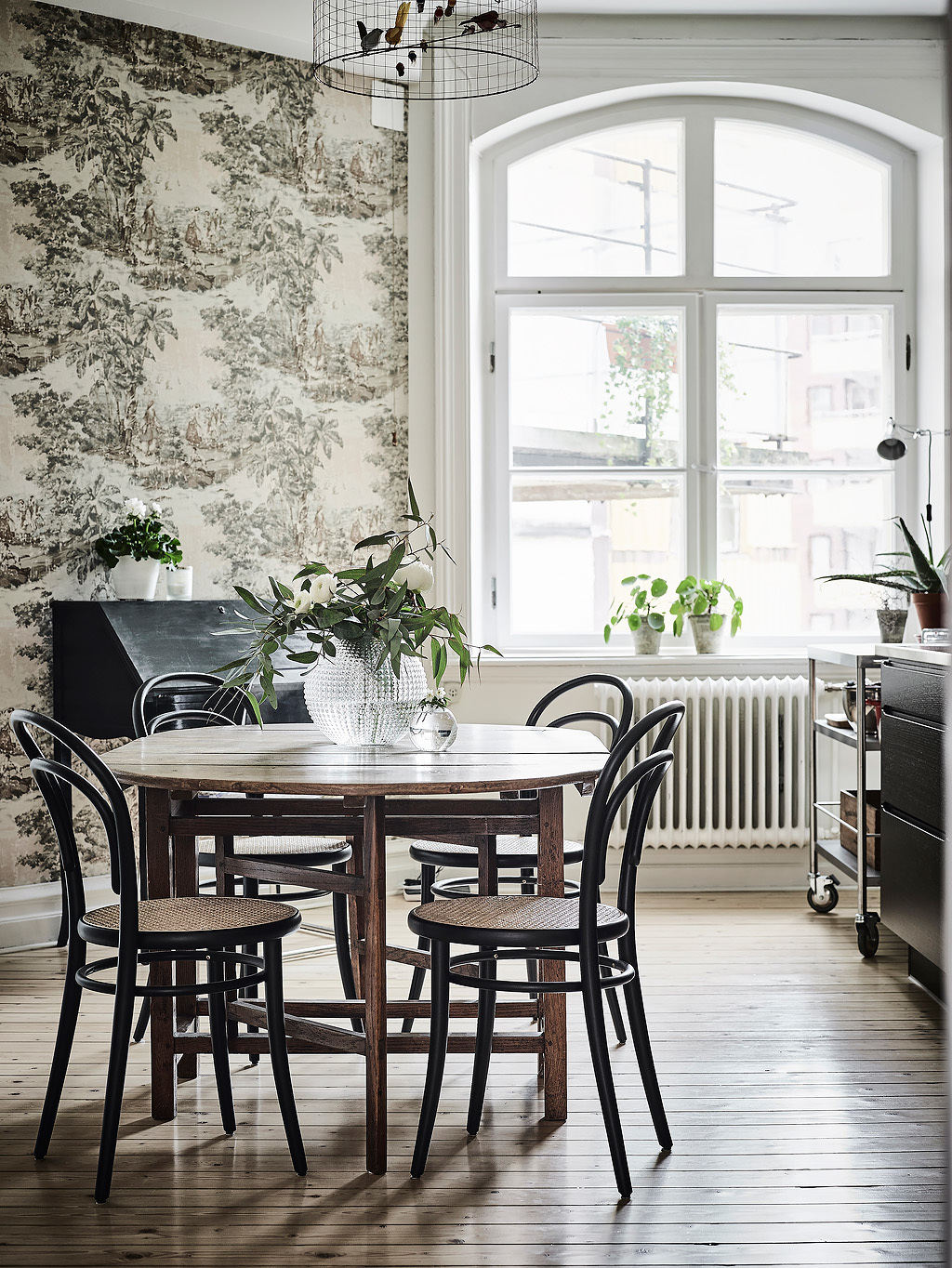 Dreamy, dark and spacious studio in Gothenburg