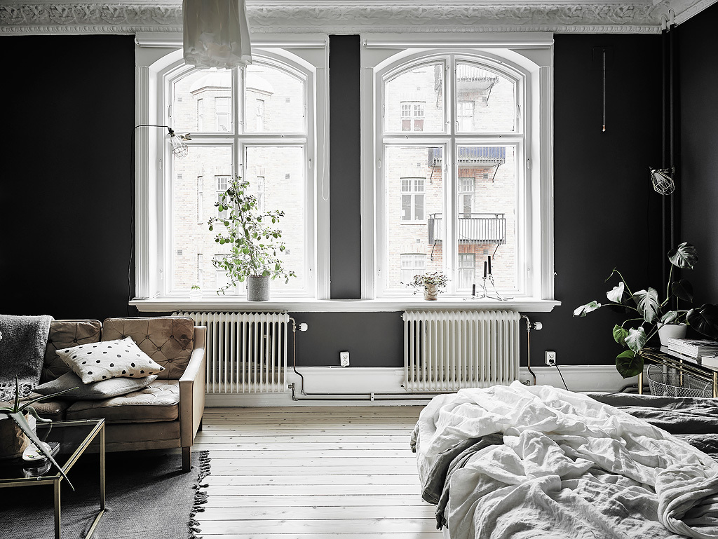 Dreamy, dark and spacious studio in Gothenburg