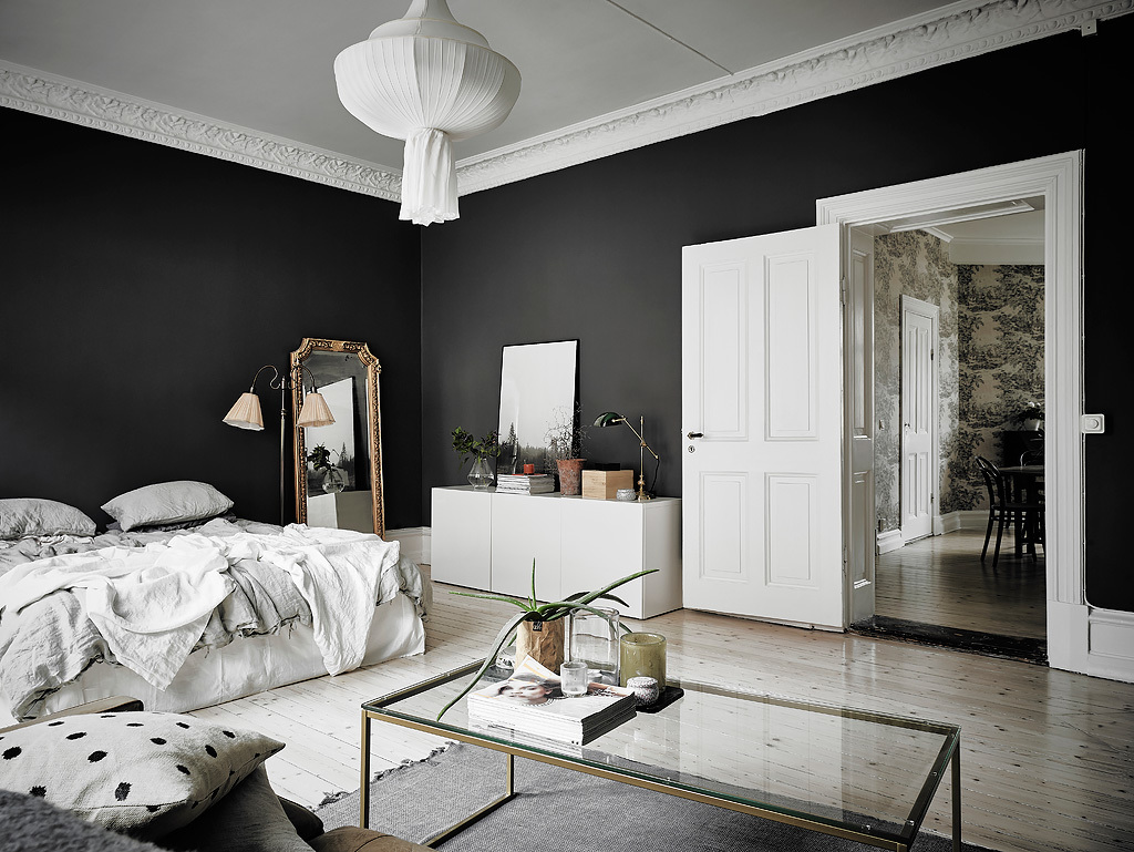 Dreamy, dark and spacious studio in Gothenburg